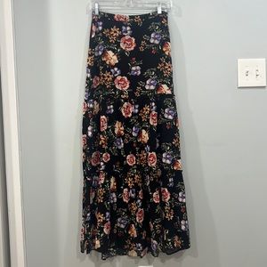 Black/floral maxi skirt (S)
